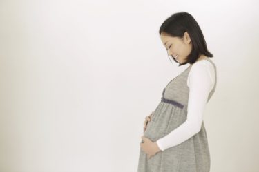 妊娠中に注意すべき飲み物とは？～含まれる栄養素から胎児への影響を考える～